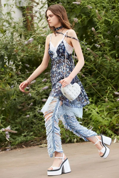 Look 27